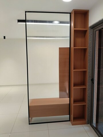 Room in 3 BHK Apartment at Vaishnodevi Circle – for Rent