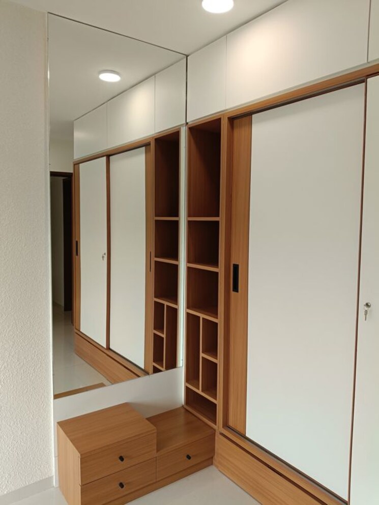 Room, vaishnodevi circle 3 Bedroom 2335 Sq.Ft. Apartment In Vaishnodevi Circle Ahmedabad 9864883