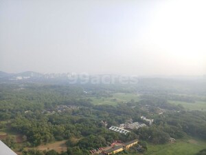 Plot Area in 3 BHK Apartment at Oberoi Realty Esquire, Goregaon East – for Rent