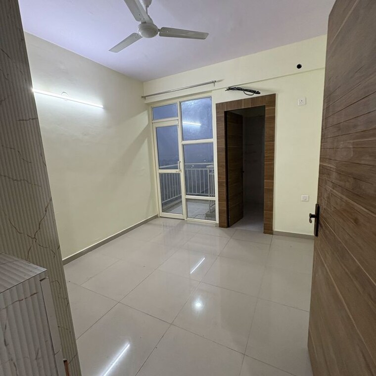 undefined, pyramid-altia 2.5 Bedroom 800 Sq.Ft. Apartment In Sector 70a Gurgaon 9870323