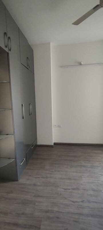 Room in 3.5 BHK Apartment at Emaar The Palm Drive-The Sky Terraces, Sector 66 – for Sale