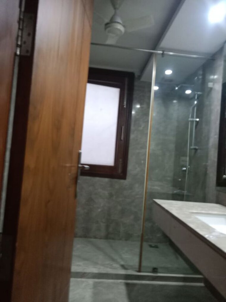 undefined, new friends colony 6 Bedroom 508 Sq.Yd. Independent House In New Friends Colony Delhi 9870329