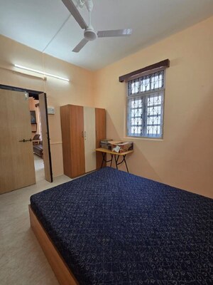 Bedroom in 2 BHK Apartment at Bandra East – for Rent