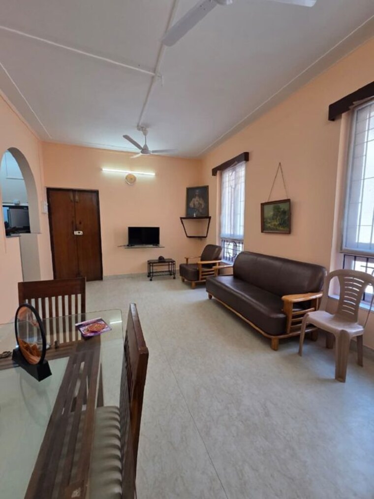 Living Room, bandra east 2 Bedroom 700 Sq.Ft. Apartment In Bandra East Mumbai 9870376