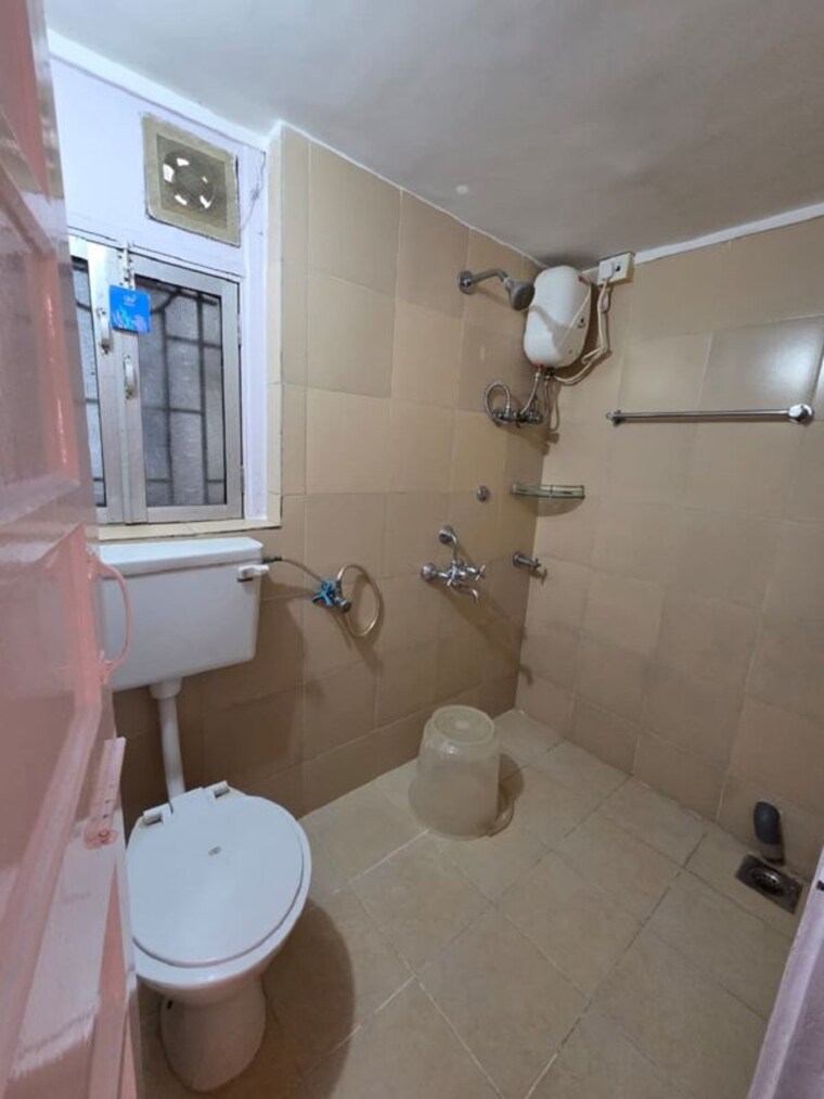 Bathroom, bandra east 2 Bedroom 700 Sq.Ft. Apartment In Bandra East Mumbai 9870376