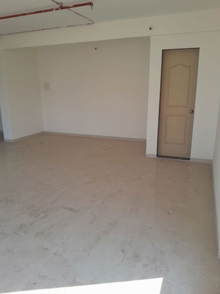 Room, borivali east Commercial Office Space 566 Sq.Ft. In Borivali East Mumbai 9870388