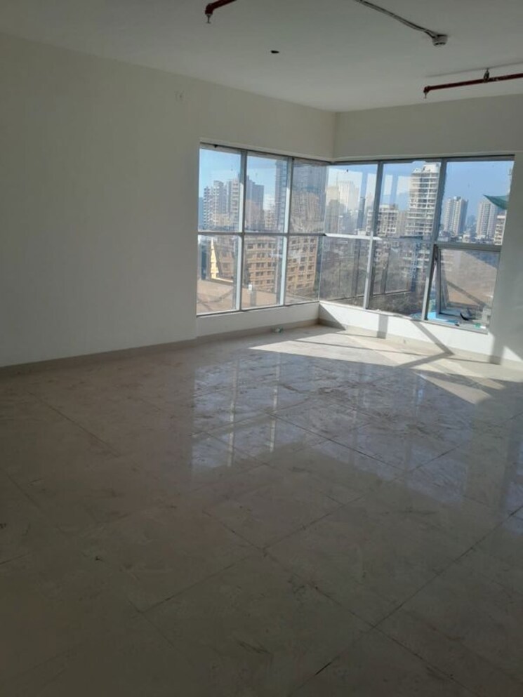 Room, borivali east Commercial Office Space 566 Sq.Ft. In Borivali East Mumbai 9870388