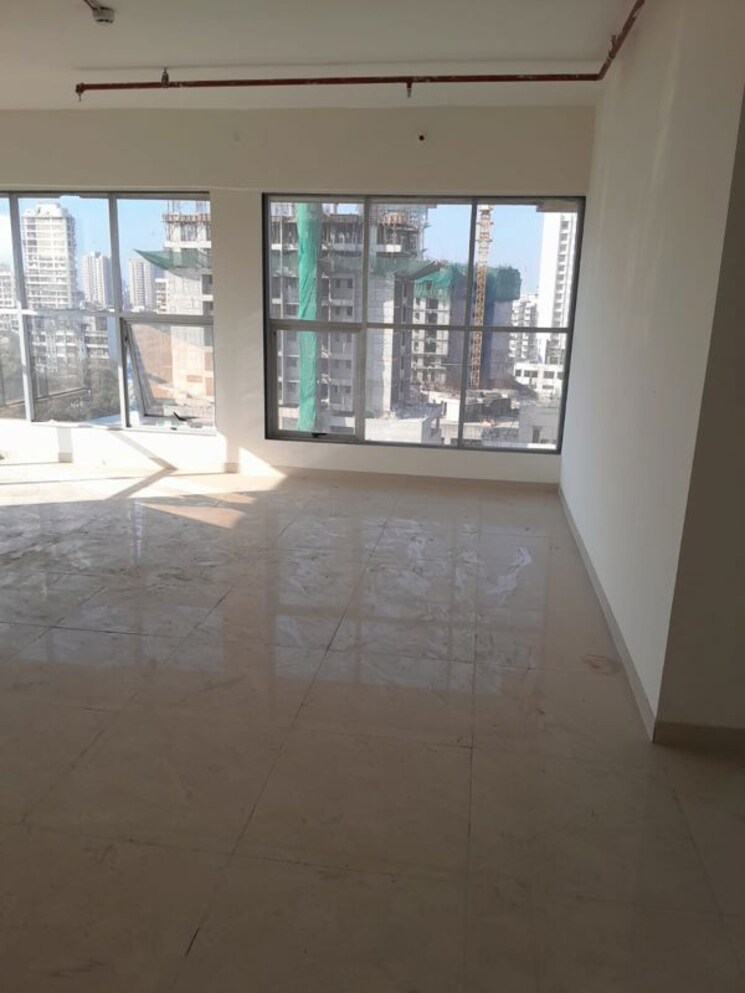Room, borivali east Commercial Office Space 566 Sq.Ft. In Borivali East Mumbai 9870388