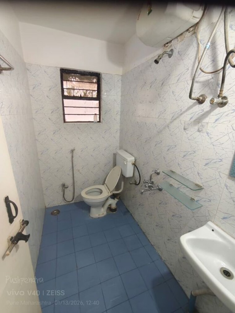 Bathroom, kumar-padmalaya 2 Bedroom 950 Sq.Ft. Apartment In Aundh Pune 9870397