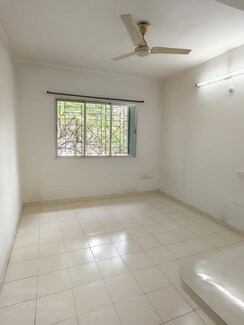 2 BHK Apartment For Sale in Kumar Padmalaya
