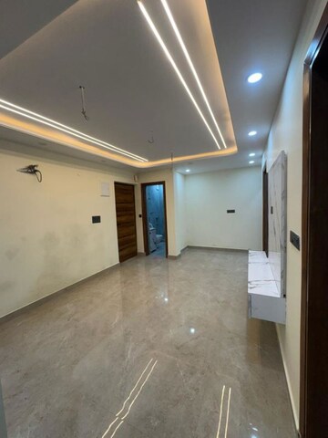 Living Room in 2.5 BHK Apartment at Paschim Vihar – for Rent