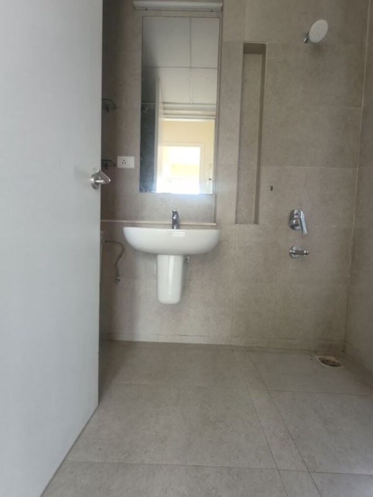 Bathroom, tata-serein 3 Bedroom 1140 Sq.Ft. Apartment In Pokhran Road No Two Thane 9870402