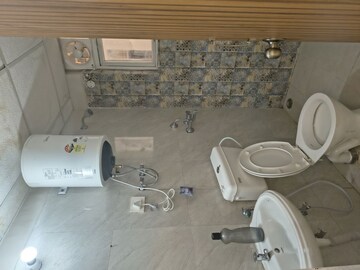 Attached Bathroom in 2 BHK Apartment at Sector 37d – for Rent