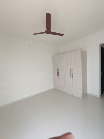 Bedroom in 2 BHK Apartment at Sheth Zuri, Laxmi Nagar – for Rent