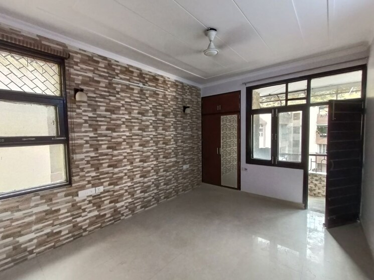Room, dwarka 3 Bedroom 2200 Sq.Ft. Apartment In Dwarka Delhi 9870428