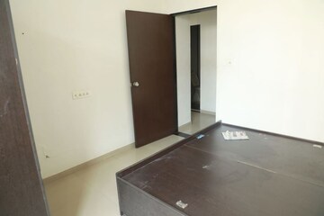 Room in 2 BHK Apartment at Chanakyapuri – for Rent