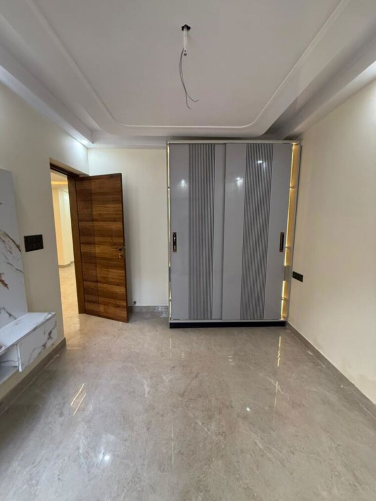 Room, paschim vihar 3 Bedroom 1200 Sq.Ft. Apartment In Paschim Vihar Delhi 9870431