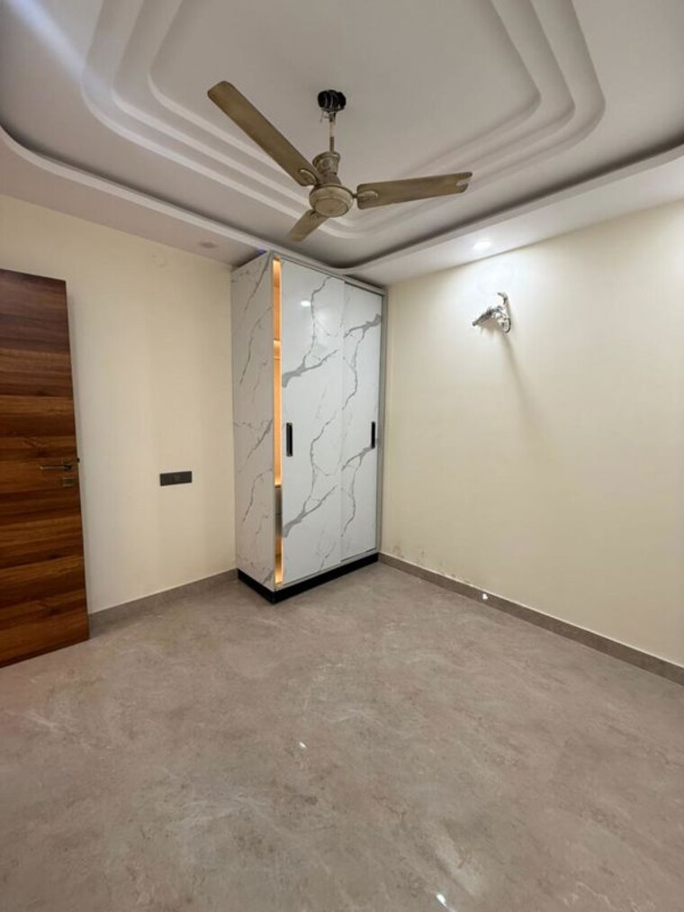 Room, paschim vihar 3 Bedroom 1200 Sq.Ft. Apartment In Paschim Vihar Delhi 9870431