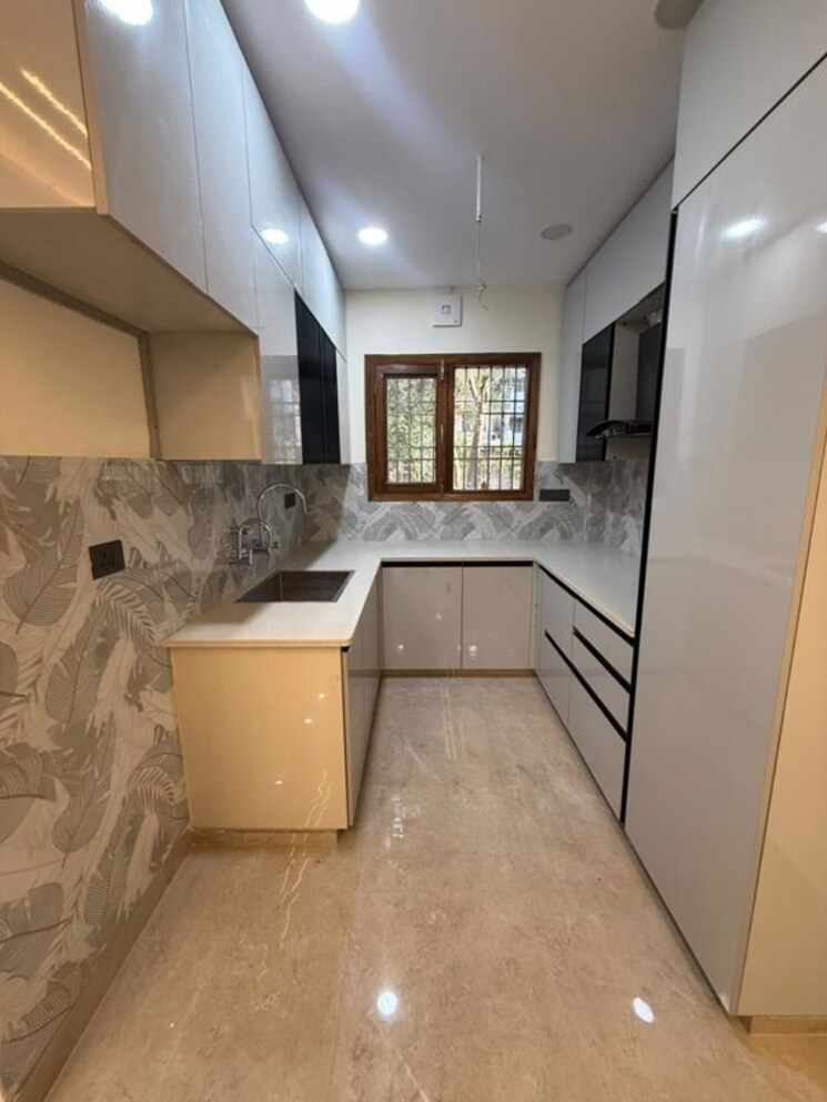 Kitchen, paschim vihar 3 Bedroom 1200 Sq.Ft. Apartment In Paschim Vihar Delhi 9870431