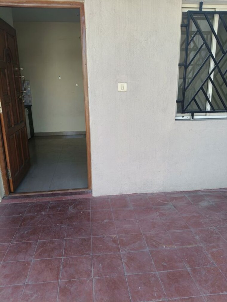 Room, prestige-el-dorado 1 RK 350 Sq.Ft. Penthouse In Queens Road Bangalore 9745906