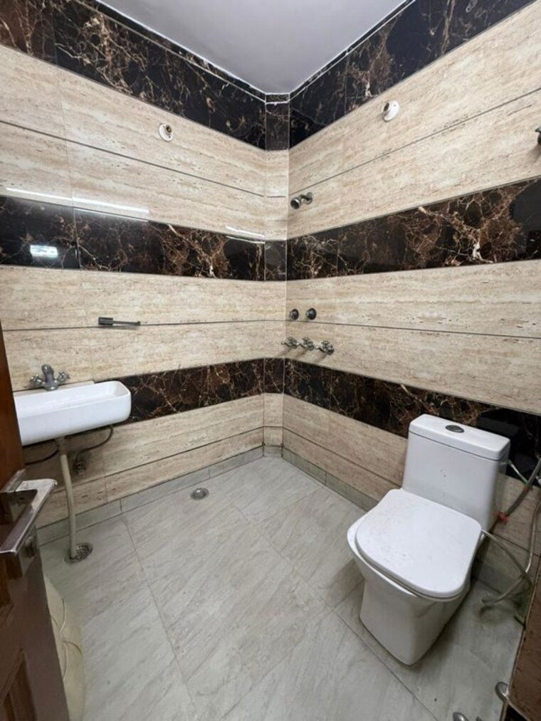 Team Area, paschim vihar 2 Bedroom 1150 Sq.Ft. Builder Floor In Paschim Vihar Delhi 9870436