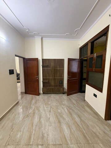 Room in 2 BHK Builder Floor at Paschim Vihar – for Rent