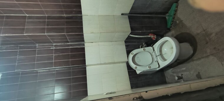 Bathroom, panchsheel vihar 1 Bedroom 360 Sq.Ft. Builder Floor In Panchsheel Vihar Delhi 9870439
