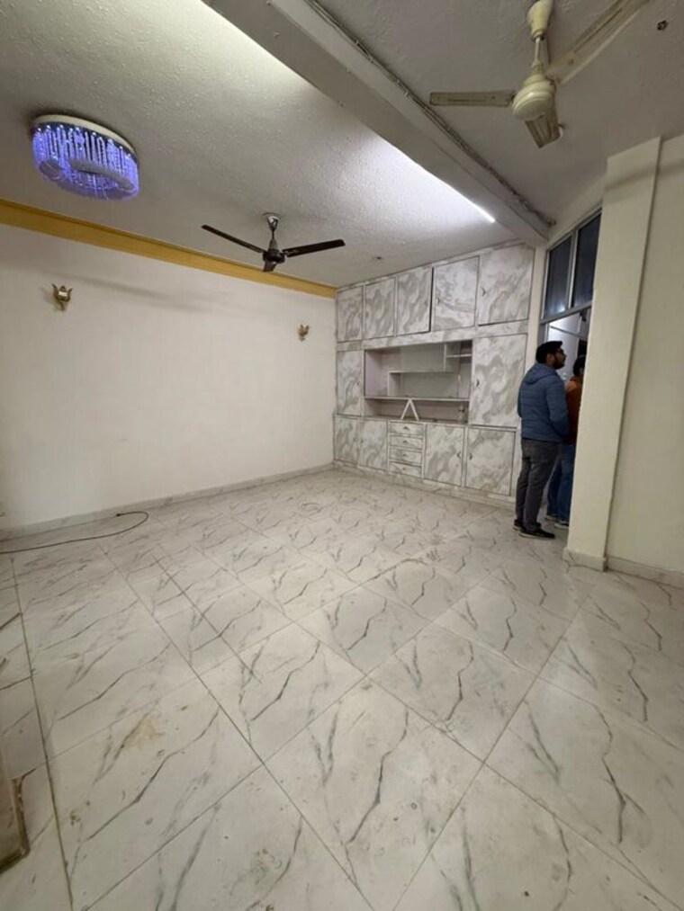 Bathroom, paschim vihar 2 Bedroom 1500 Sq.Ft. Builder Floor In Paschim Vihar Delhi 9870442
