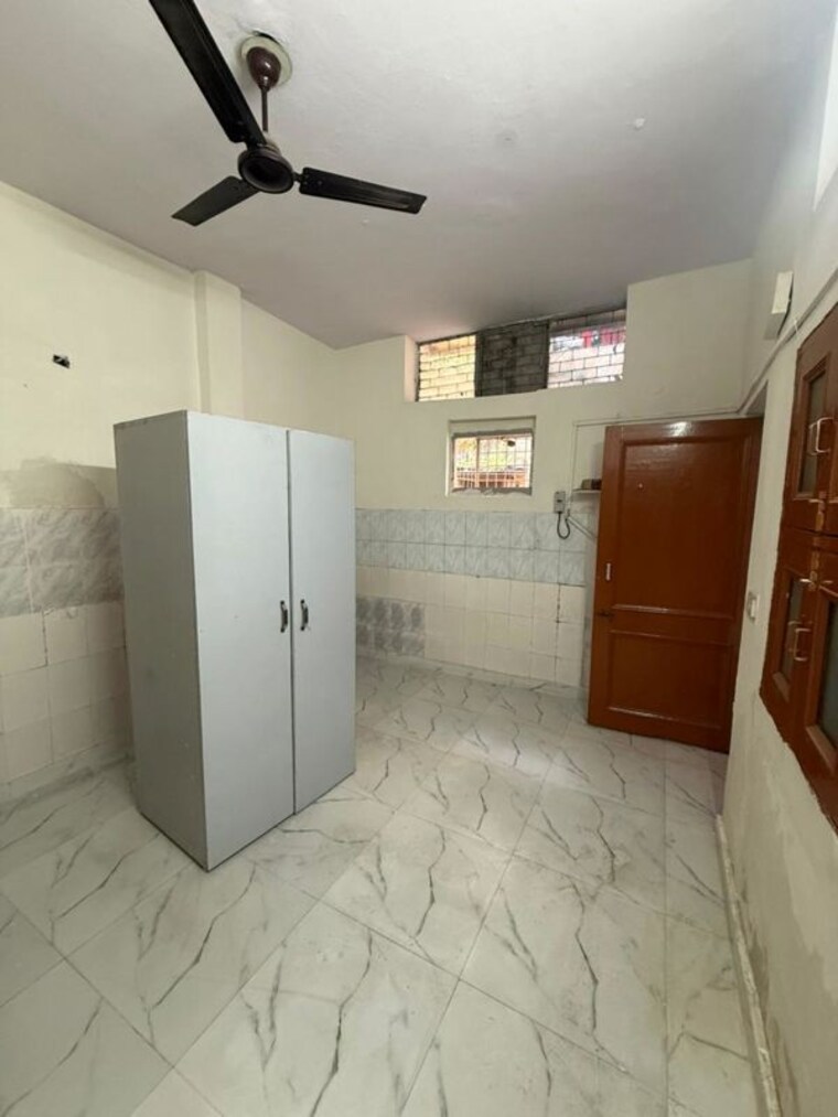 Kitchen, paschim vihar 2 Bedroom 1500 Sq.Ft. Builder Floor In Paschim Vihar Delhi 9870442