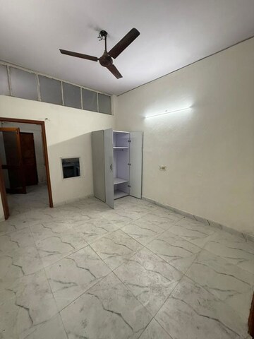 2 BHK Builder Floor For Rent in Paschim Vihar