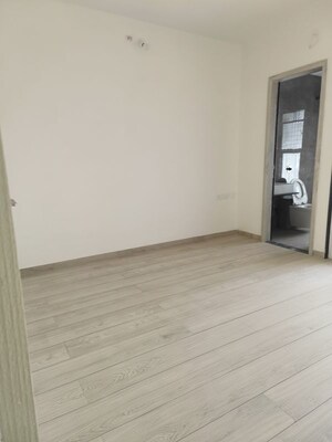 Room in 2 BHK Apartment at Yashada Florenza, Pimpri – for Rent