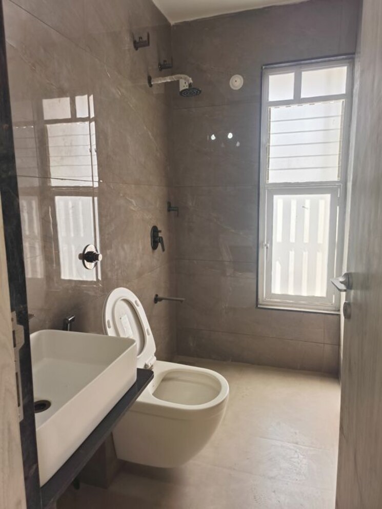 Bathroom, yashada-florenza 2 Bedroom 821 Sq.Ft. Apartment In Pimpri Pune 9870445