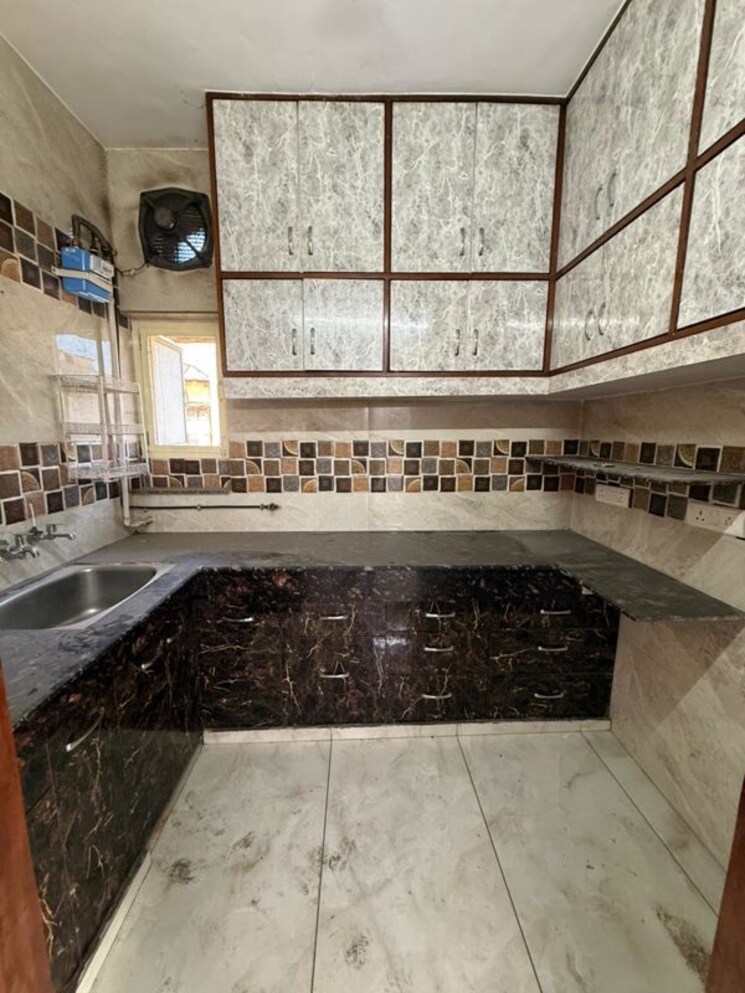 Kitchen, paschim vihar 2 Bedroom 900 Sq.Ft. Apartment In Paschim Vihar Delhi 9870447