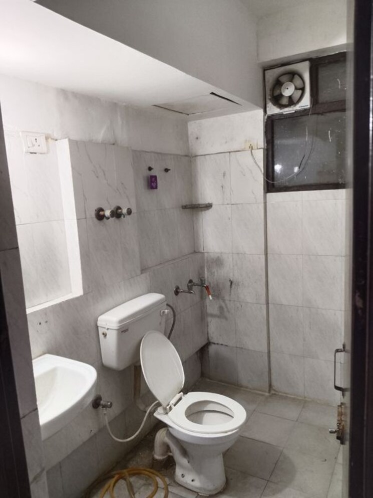 Bathroom, op-floridaa 2 Bedroom 473 Sq.Ft. Apartment In Sector 82 Faridabad 9870456