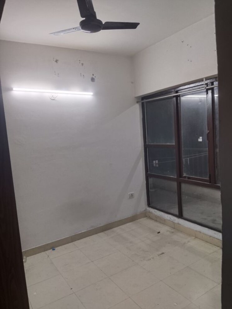 Room, op-floridaa 2 Bedroom 473 Sq.Ft. Apartment In Sector 82 Faridabad 9870456