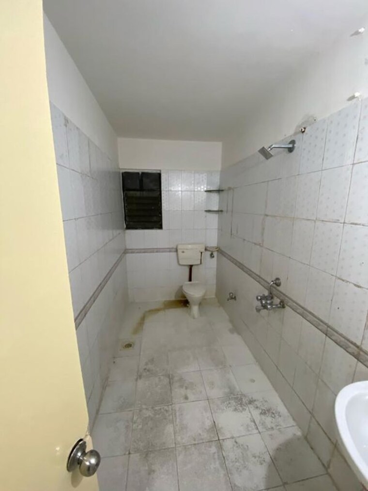 Bathroom, goel-ganga-hill-mist-garden 2 Bedroom 980 Sq.Ft. Apartment In Kondhwa Pune 9870468