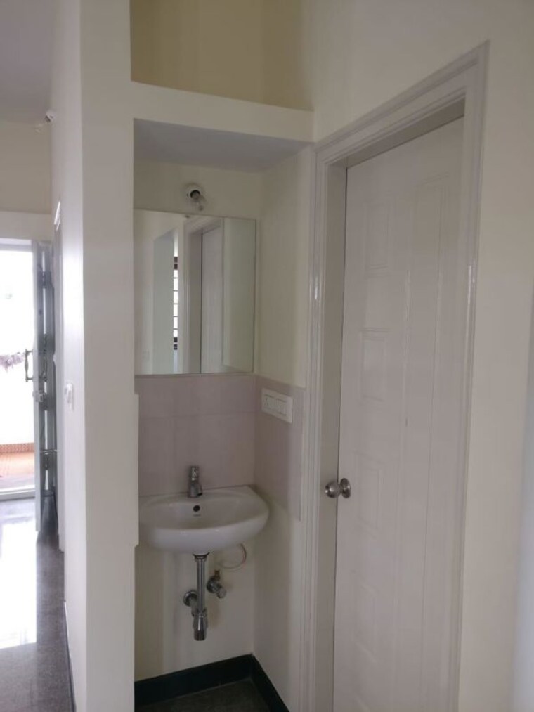 Bathroom, rt nagar 1 Bedroom 850 Sq.Ft. Independent House In Rt Nagar Bangalore 9870470