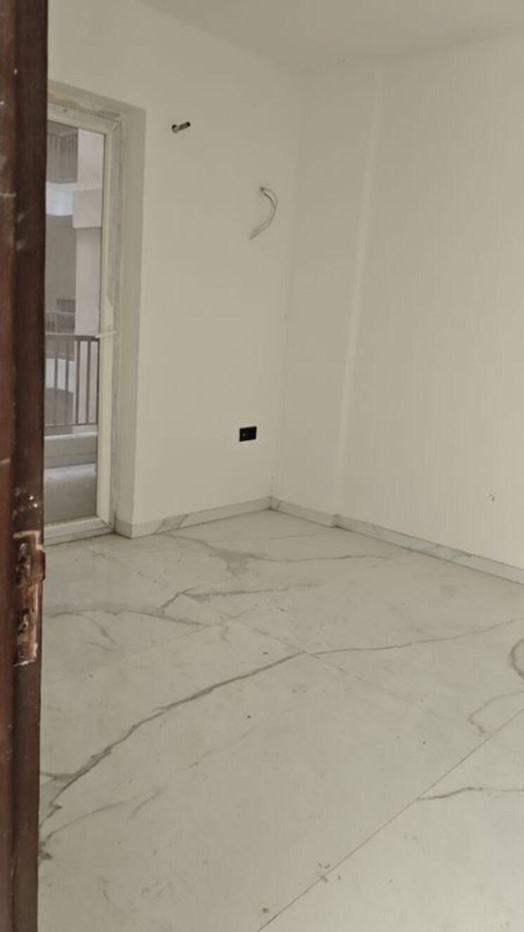 Room, shiv-sai-emerald-heights 4 Bedroom 2190 Sq.Ft. Apartment In Sector 88 Faridabad 9870475