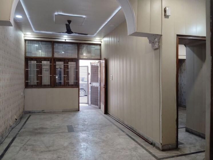 Room, paschim vihar 3 Bedroom 1500 Sq.Ft. Apartment In Paschim Vihar Delhi 9870479