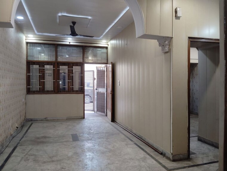 Room, paschim vihar 3 Bedroom 1500 Sq.Ft. Apartment In Paschim Vihar Delhi 9870479