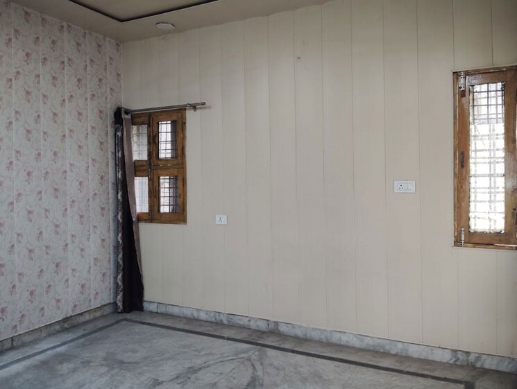 Room, paschim vihar 3 Bedroom 1500 Sq.Ft. Apartment In Paschim Vihar Delhi 9870479