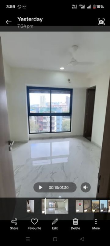 Room in 3 BHK Apartment at Vipul Shanti Heights, Matunga – for Sale