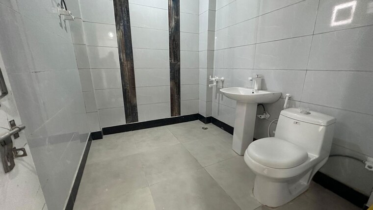 Bathroom, super-mig 1 Bedroom 750 Sq.Ft. Builder Floor In Sector 105 Noida 9870508