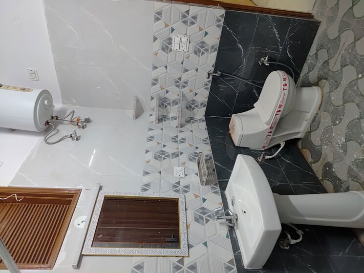 Master Bedroom, rwa-apartments-sector-50 3 Bedroom 162 Sq.Mt. Builder Floor In Sector 50 Noida 9868117