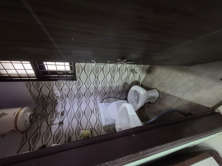 Bedroom, mayur vihar 3.5 Bedroom 1050 Sq.Ft. Builder Floor In Mayur Vihar Delhi 9870516