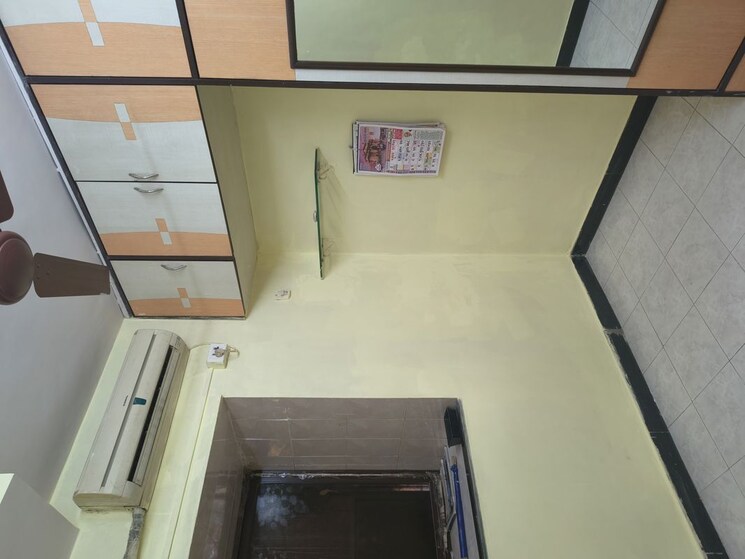 undefined, kurla east 1 Bedroom 300 Sq.Ft. Apartment In Kurla East Mumbai 9870518