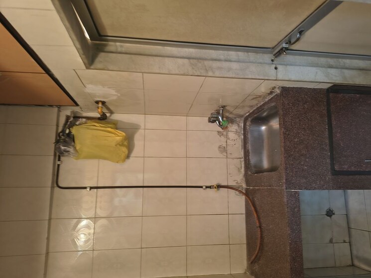 Bathroom, kurla east 1 Bedroom 300 Sq.Ft. Apartment In Kurla East Mumbai 9870518