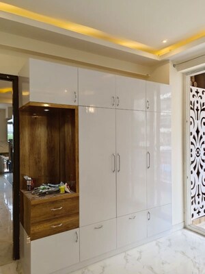 Living Room in 3.5 BHK Builder Floor at Aravali Hills, Sector 56 – for Rent