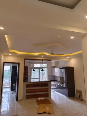 Living Room in 3.5 BHK Builder Floor at Aravali Hills, Sector 56 – for Rent