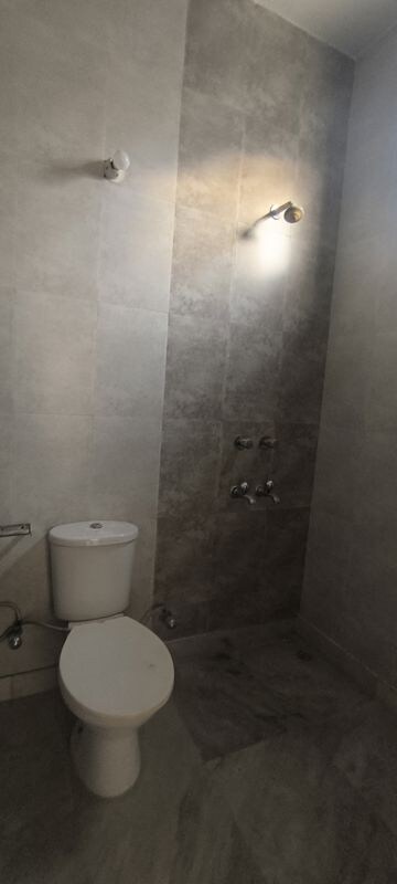 Bathroom in 2.5 BHK Builder Floor at Ansal Royale Casa, Sector 55 – for Rent